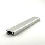 Înalță-ți blatul de bucătărie cu acest suport din aluminiu (L4000 x l13 x H27 mm), rezistent și durabil.