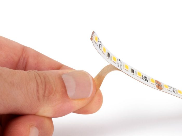 Banda LED Lynx Premium 9,6 W/m IP20 (24 V DC), 10 m, lumina alba calda 2.700 K, 301, newedge.ro